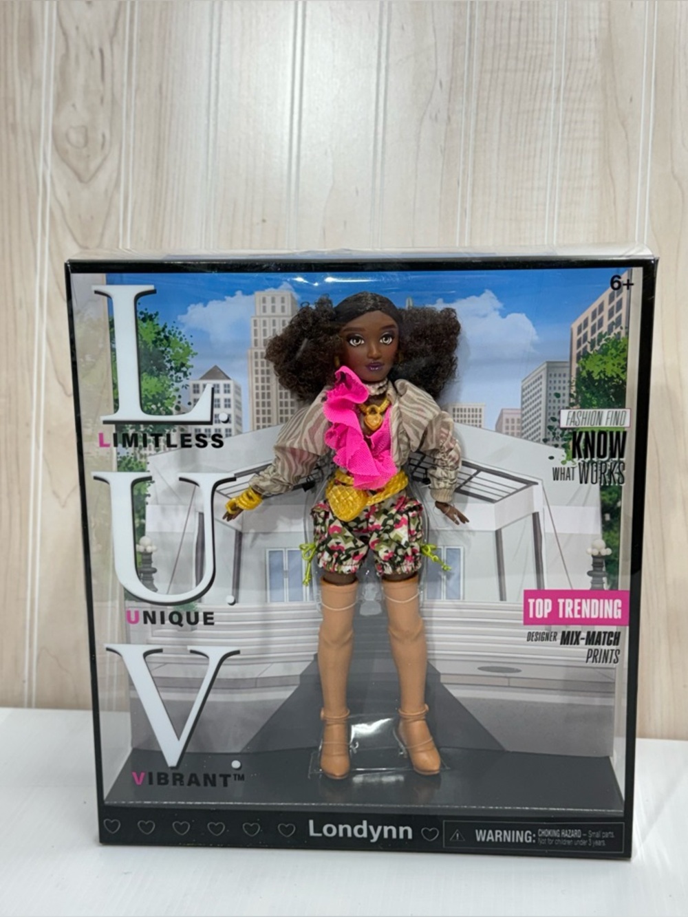 Limitless Unique Vibrant Londynn Fashion Doll